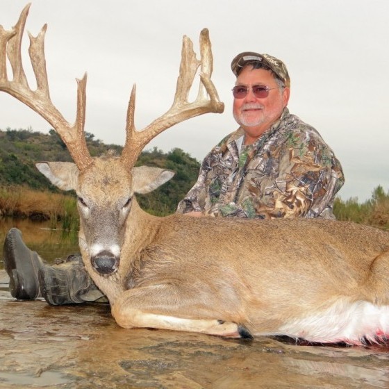 Texas Whitetail Hunts - up to 160”